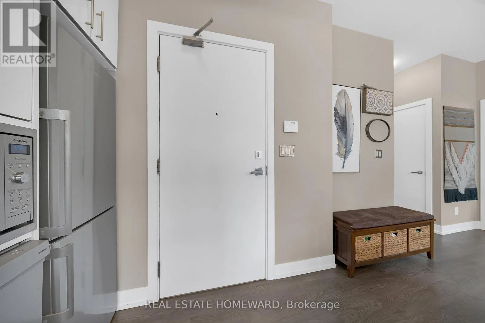 913 - 75 THE DONWAY W