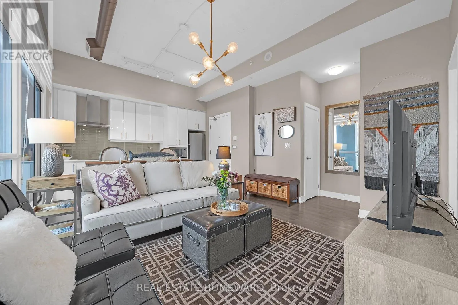 913 - 75 THE DONWAY W