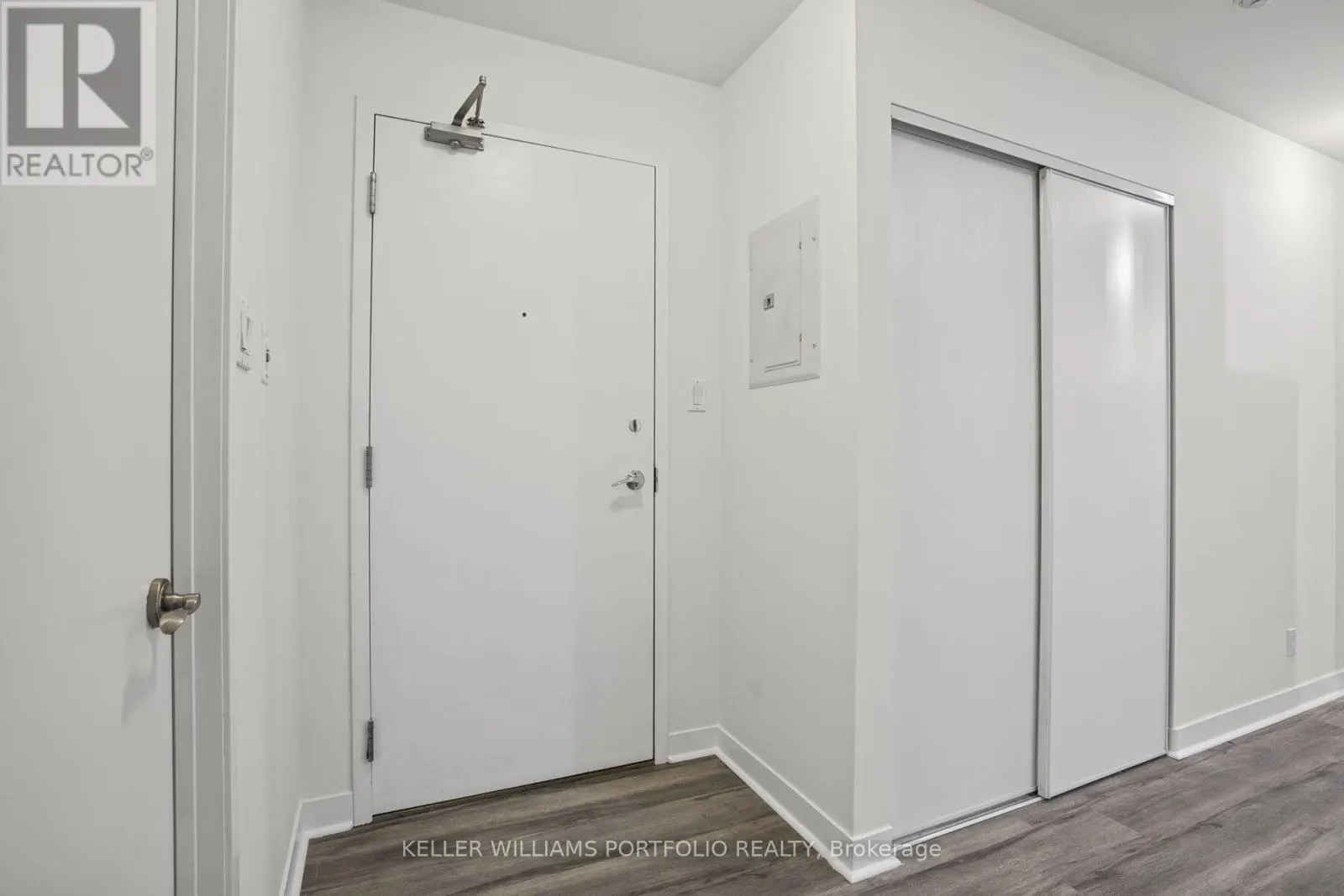 507 - 127 QUEEN STREET E