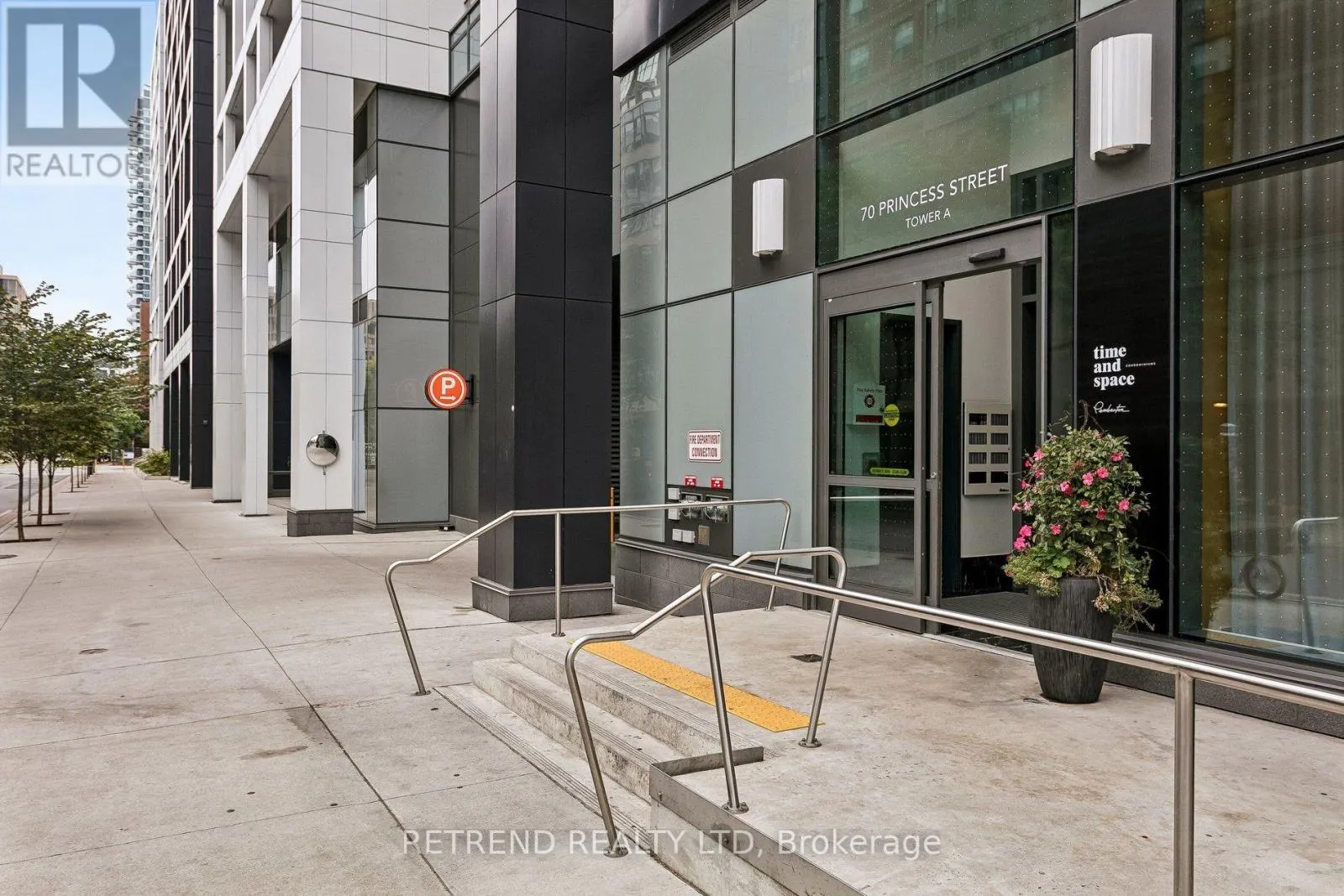 1725 - 70 PRINCESS STREET