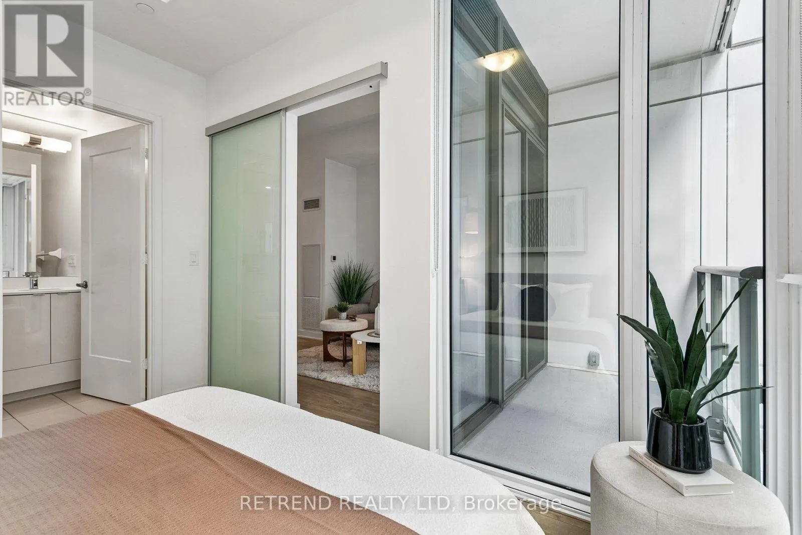 1725 - 70 PRINCESS STREET
