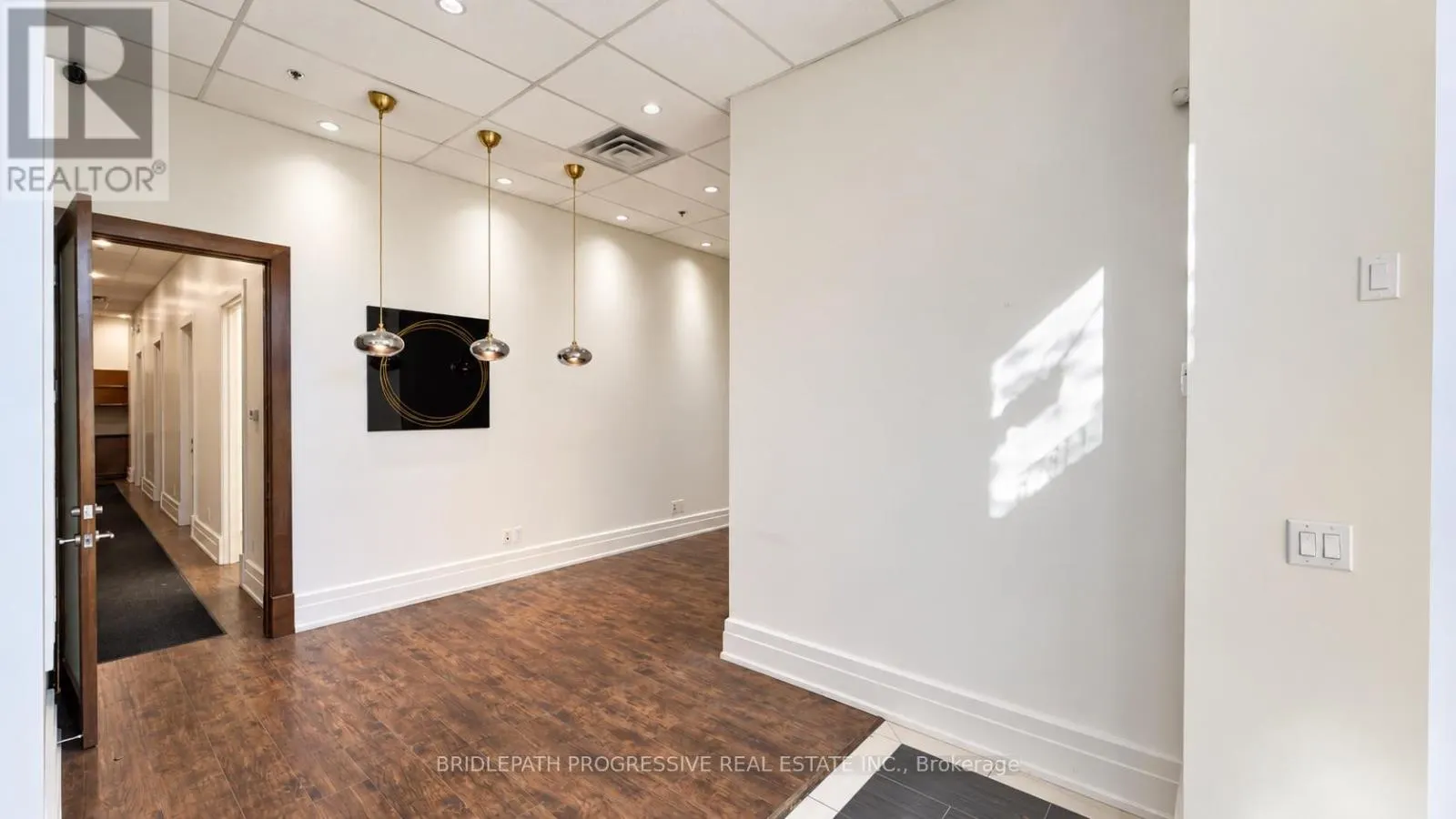 H - 678 SHEPPARD AVENUE E