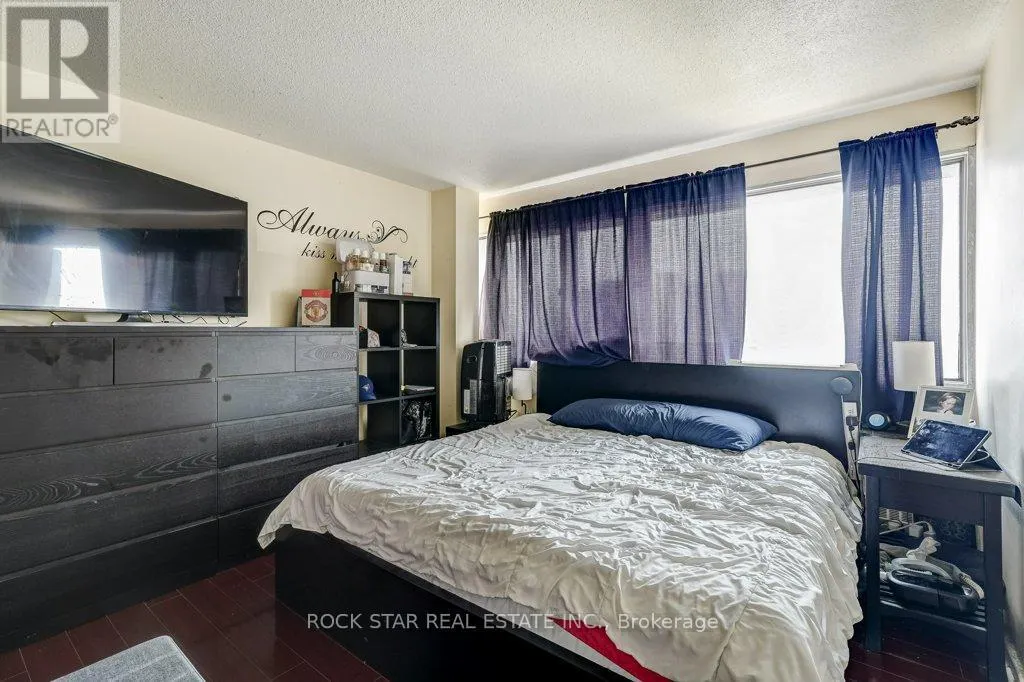 1711 - 10 SUNNY GLENWAY