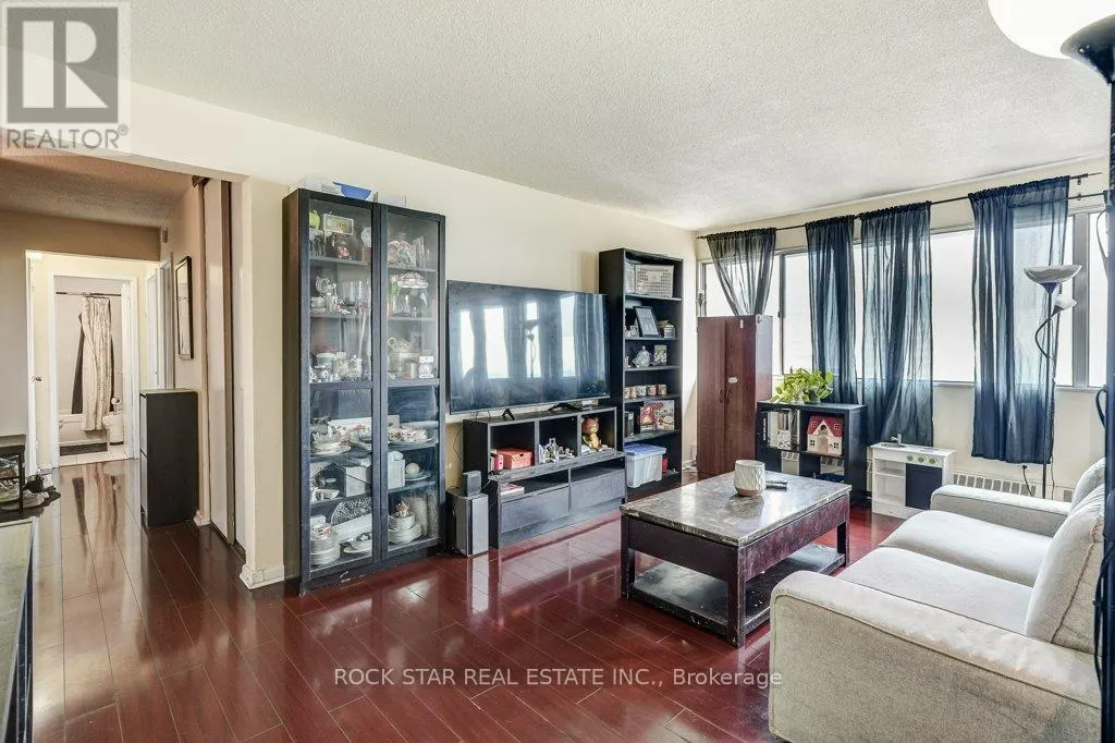 1711 - 10 SUNNY GLENWAY