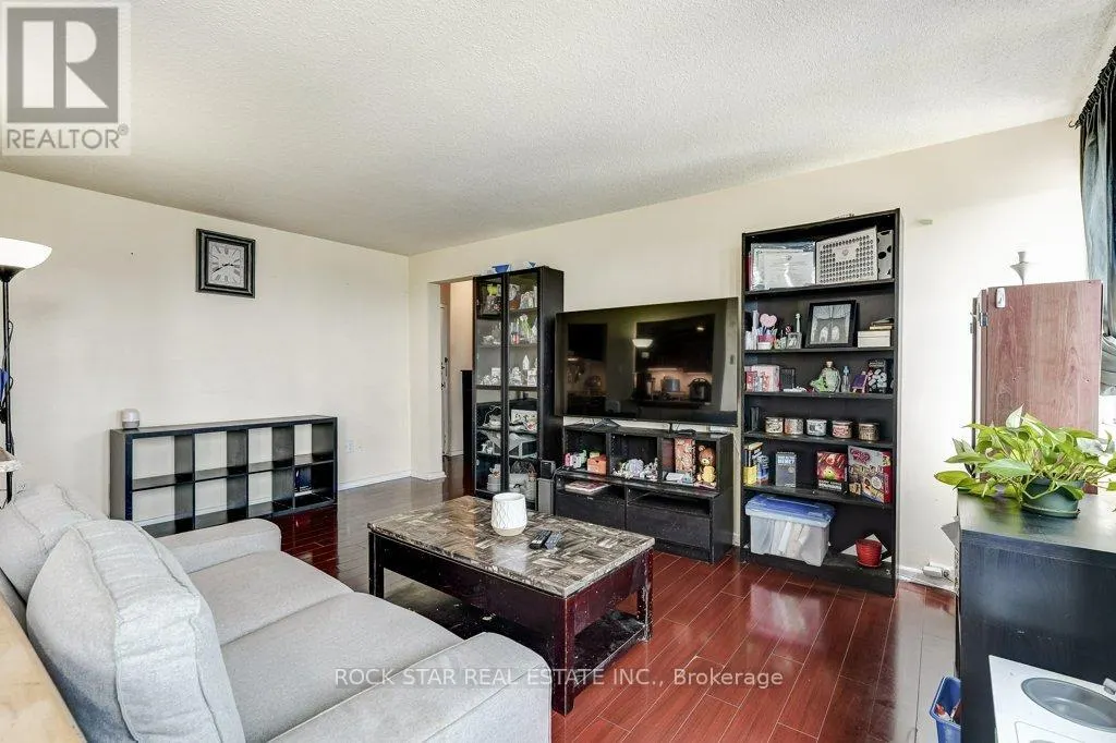 1711 - 10 SUNNY GLENWAY