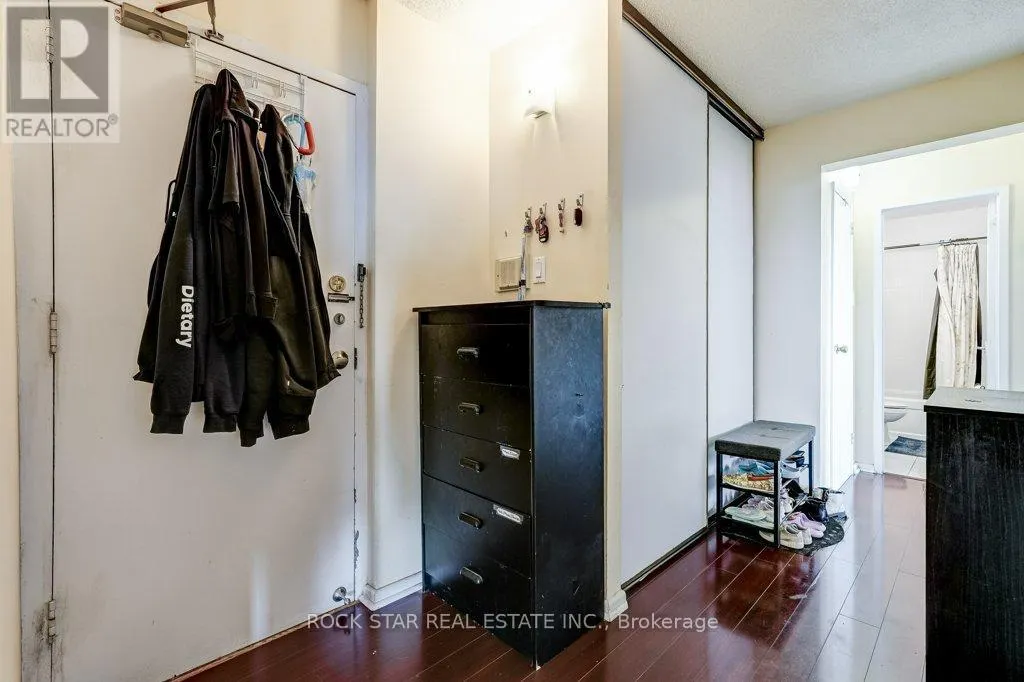 1711 - 10 SUNNY GLENWAY