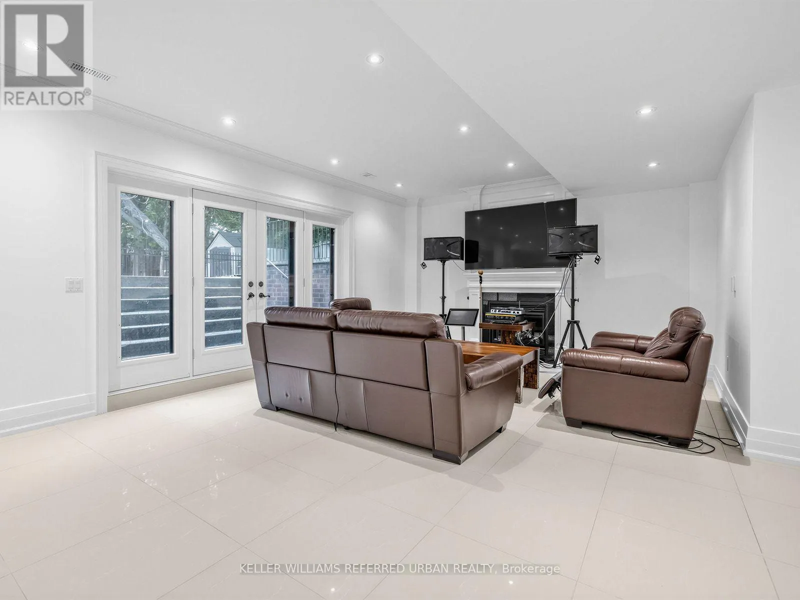 212 EMPRESS AVENUE