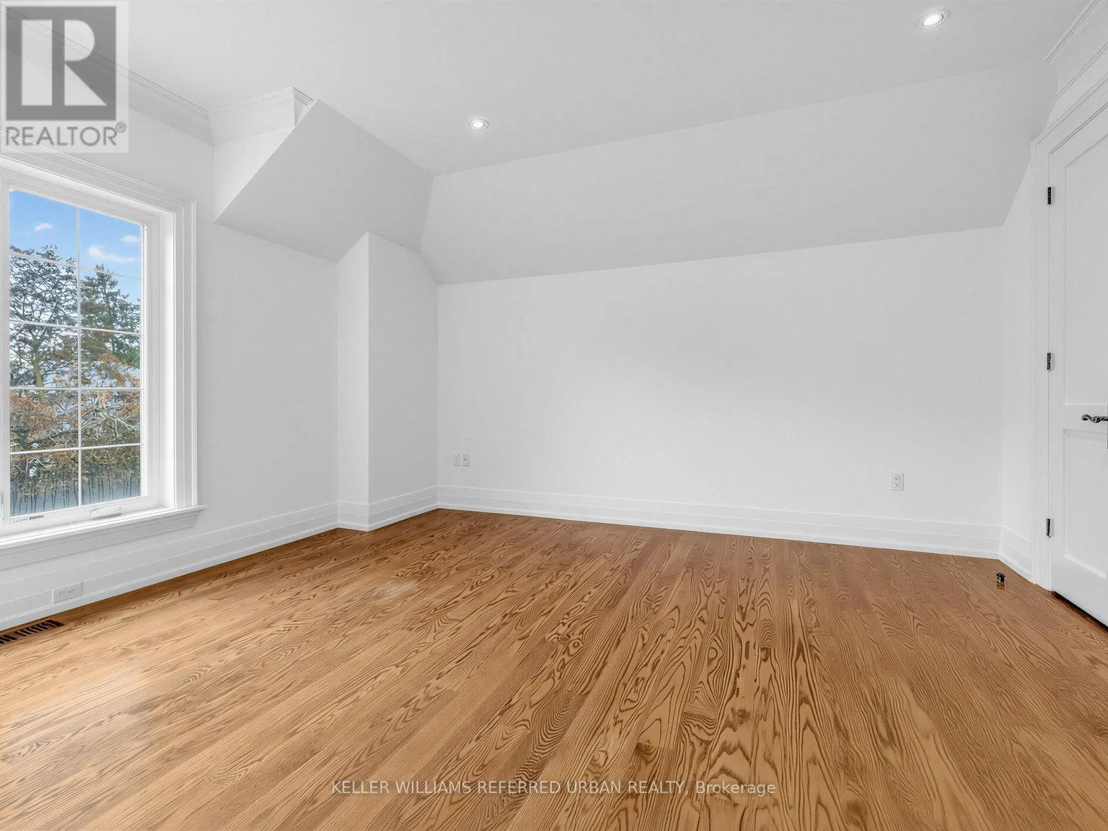 212 EMPRESS AVENUE