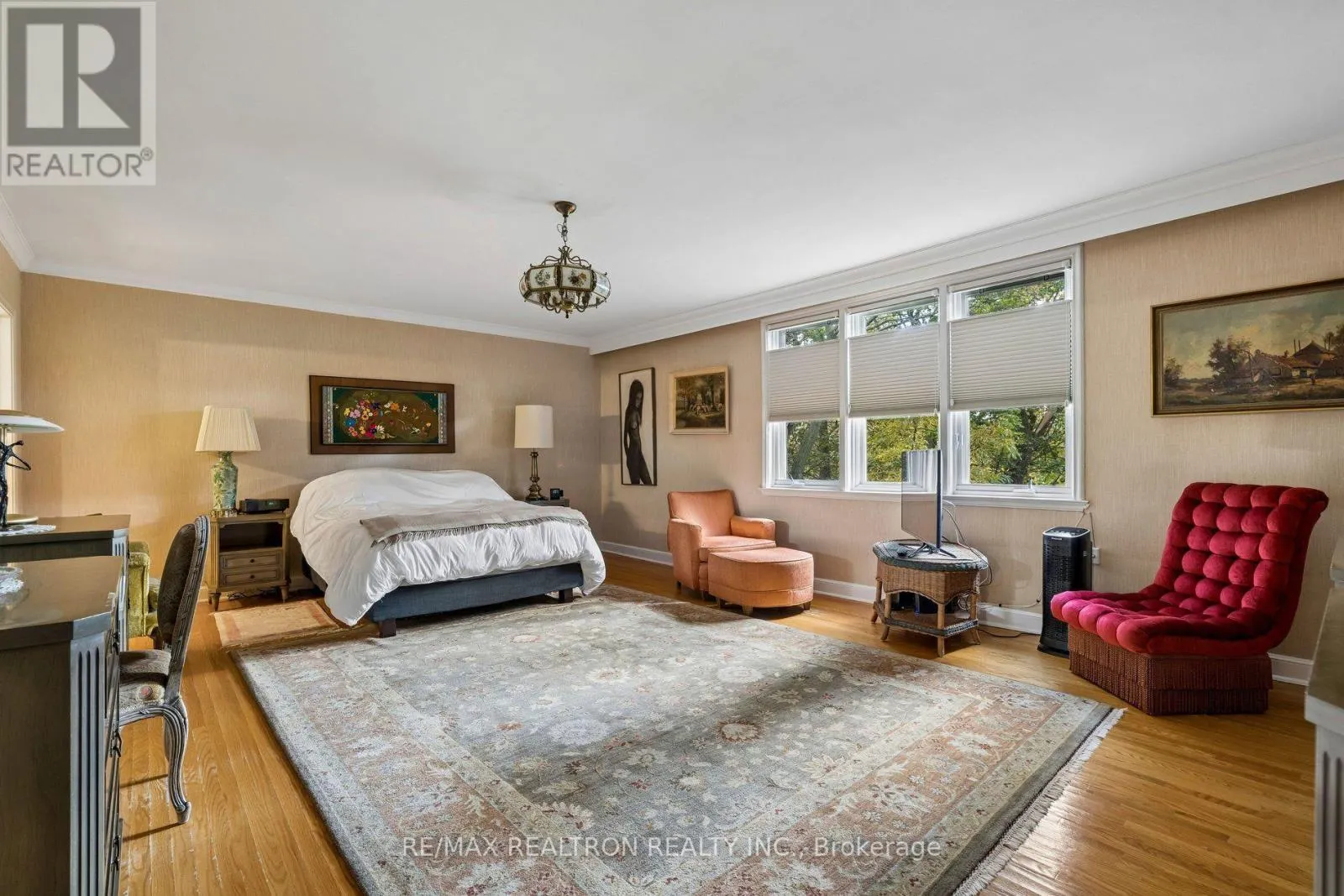 21 RIDGEWOOD ROAD