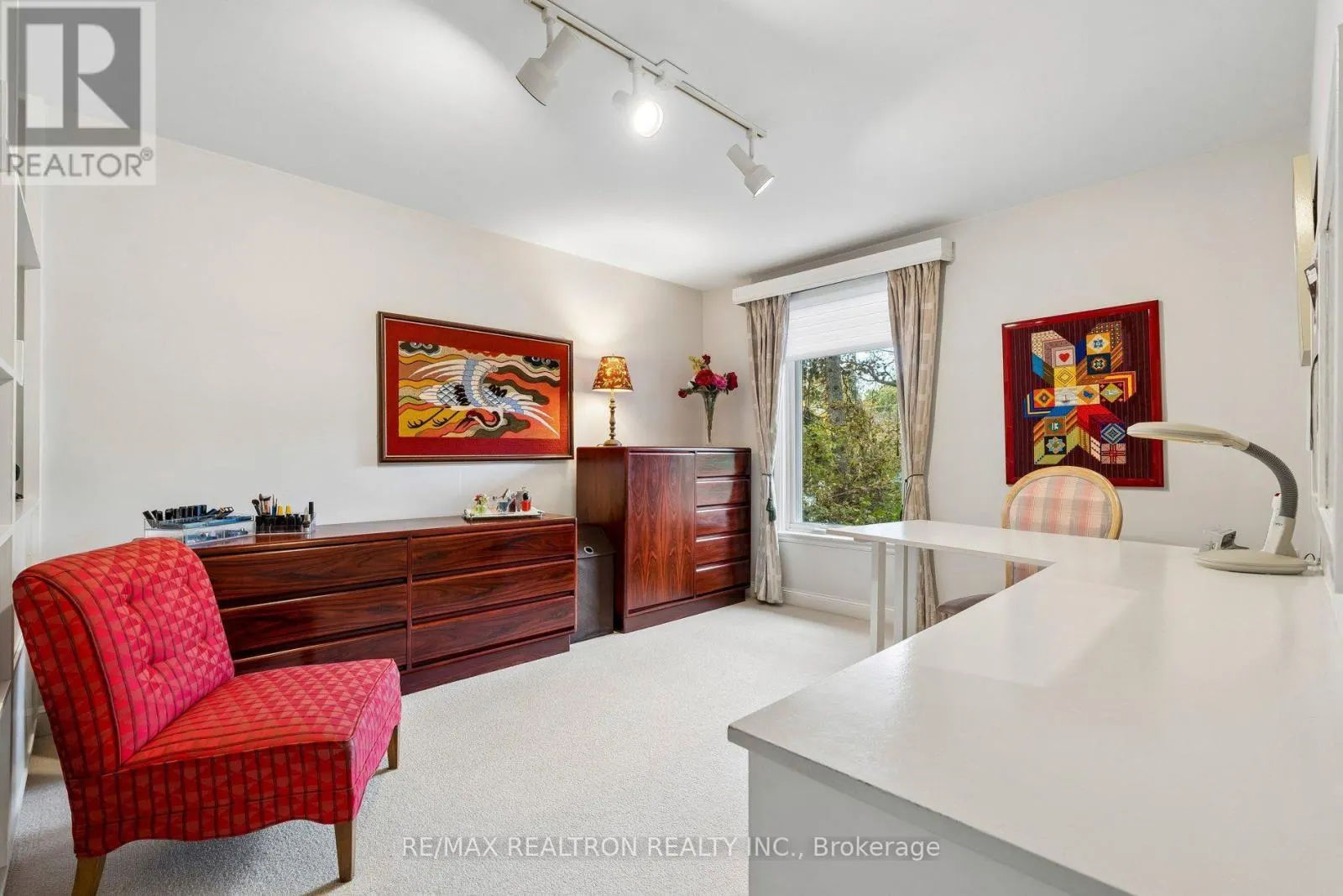 21 RIDGEWOOD ROAD