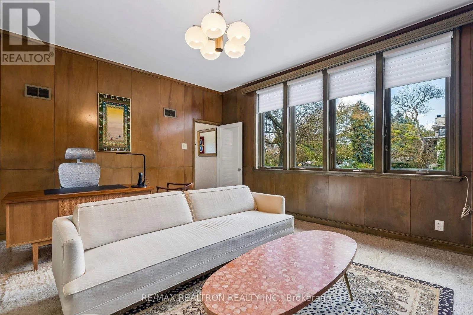 21 RIDGEWOOD ROAD