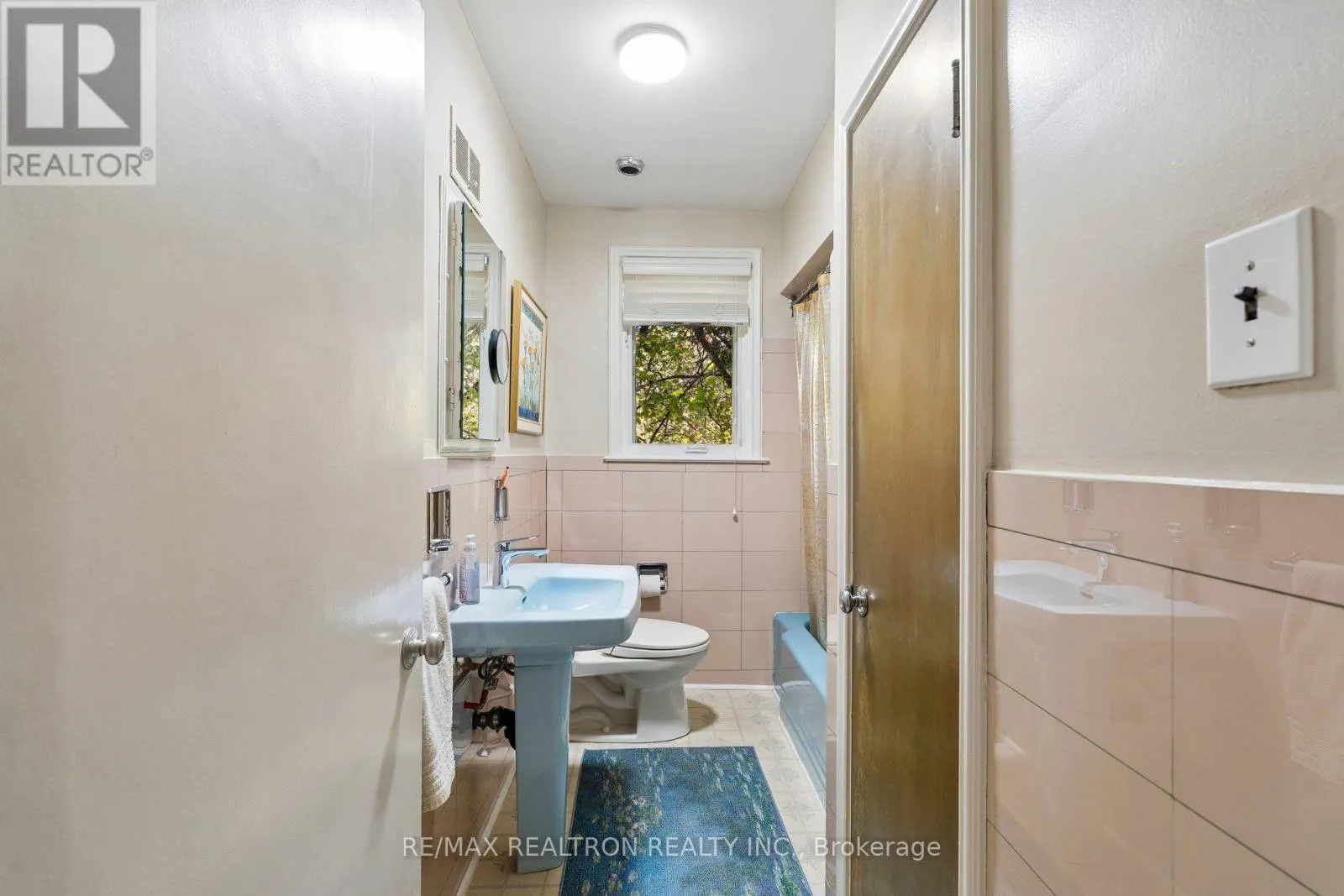 21 RIDGEWOOD ROAD