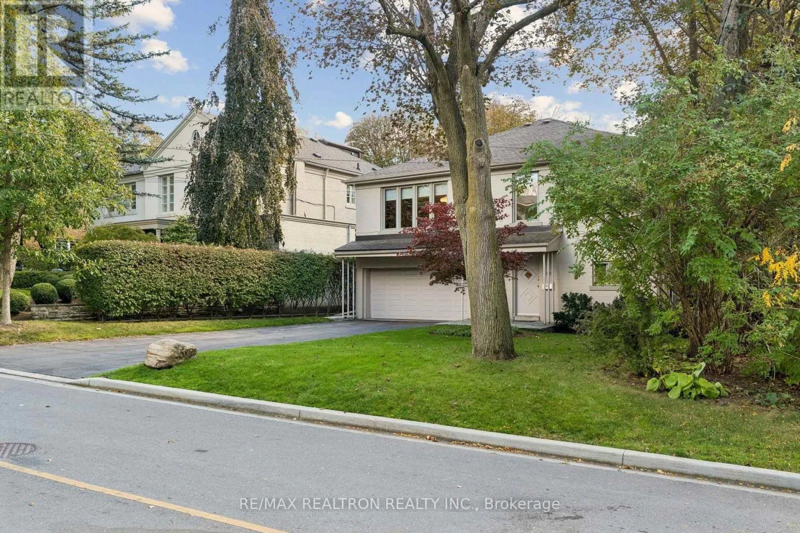 21 RIDGEWOOD ROAD
