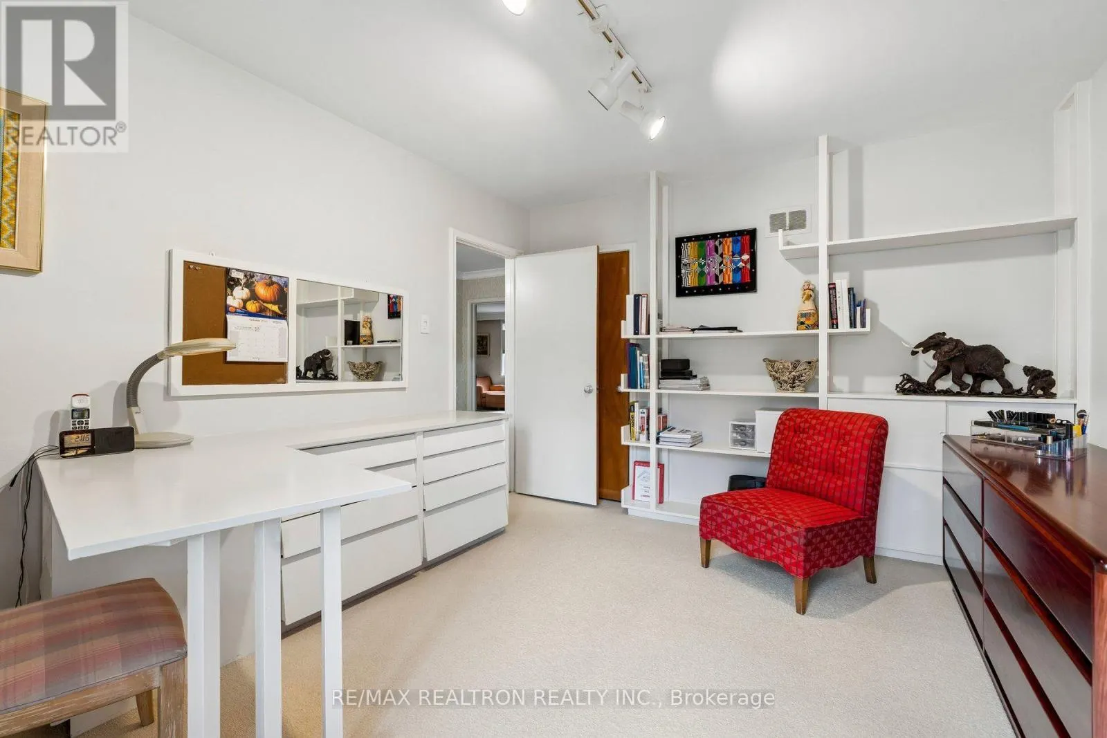 21 RIDGEWOOD ROAD