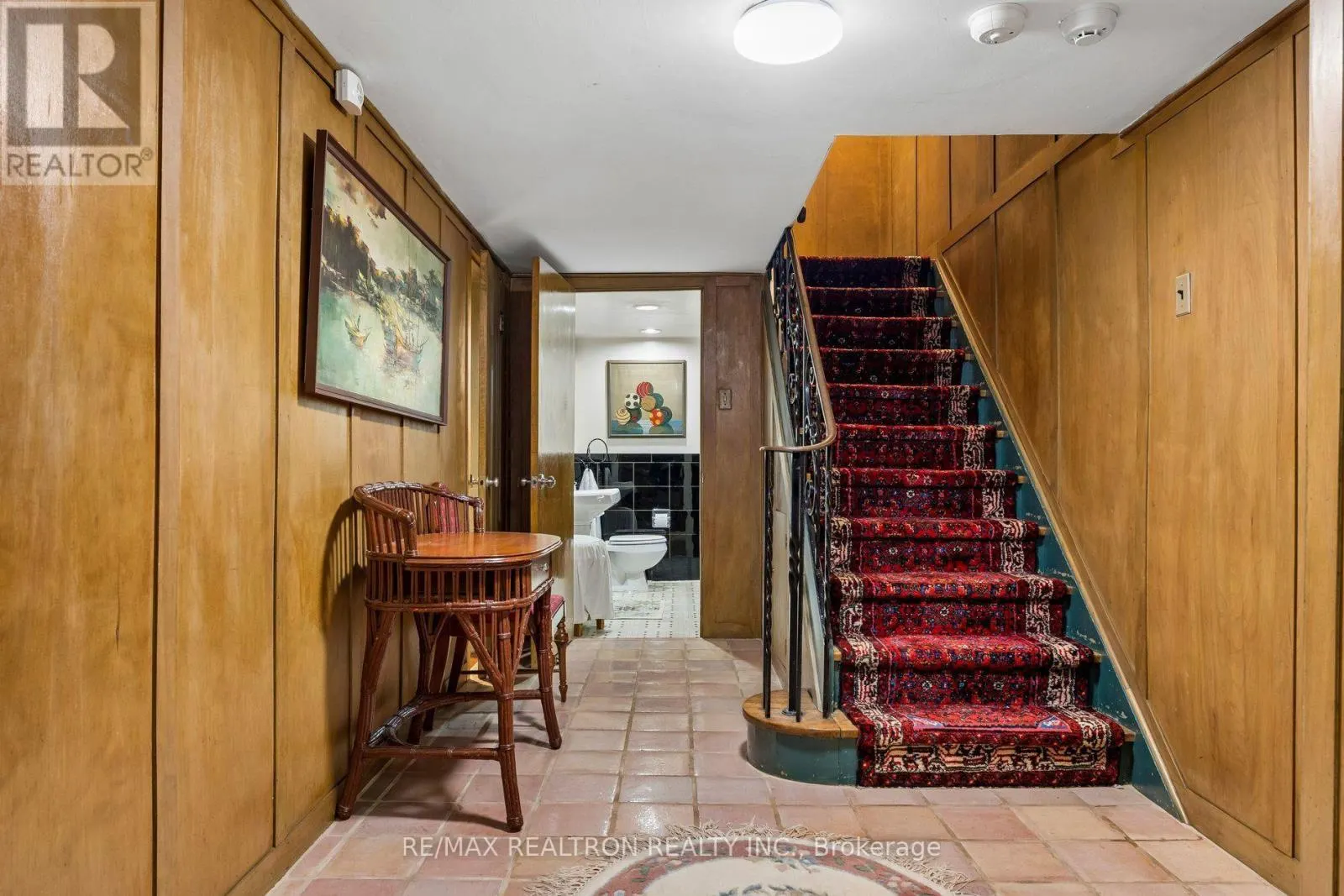21 RIDGEWOOD ROAD