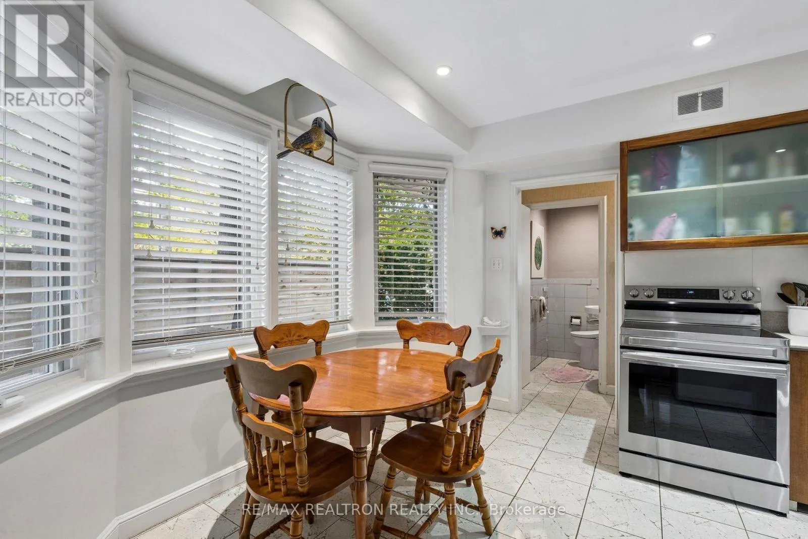 21 RIDGEWOOD ROAD