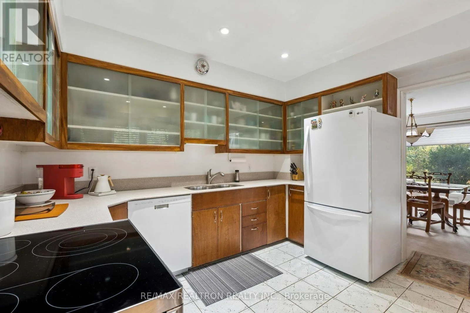 21 RIDGEWOOD ROAD