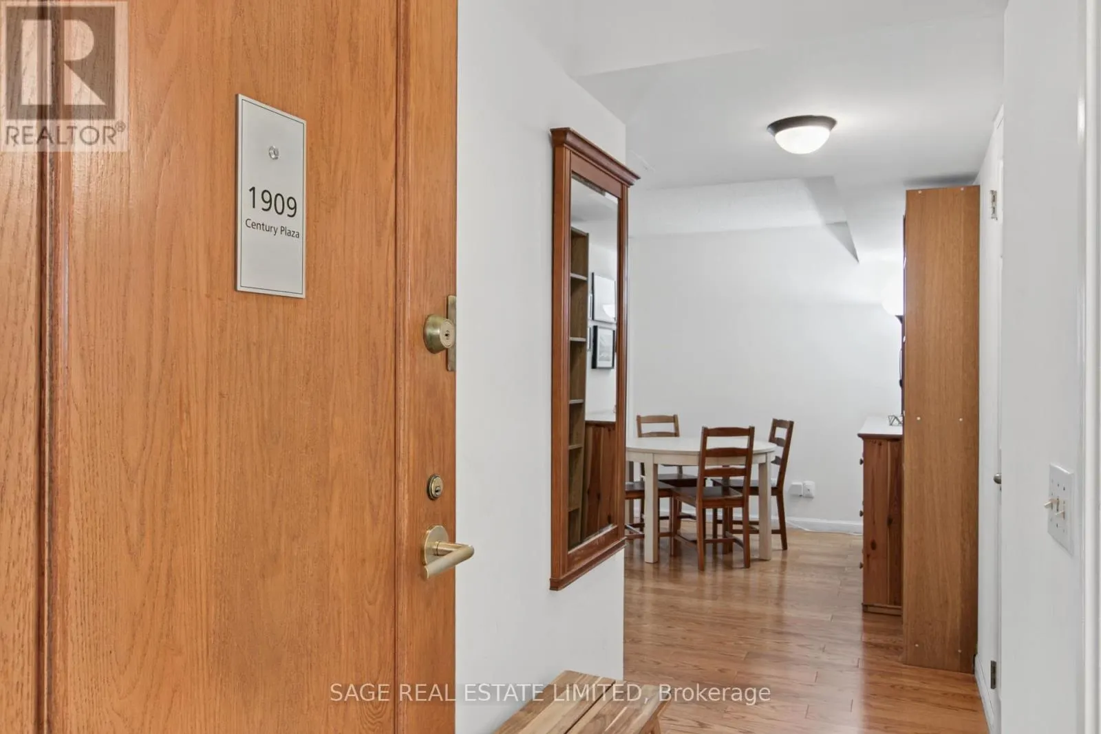 1909 - 24 WELLESLEY STREET W