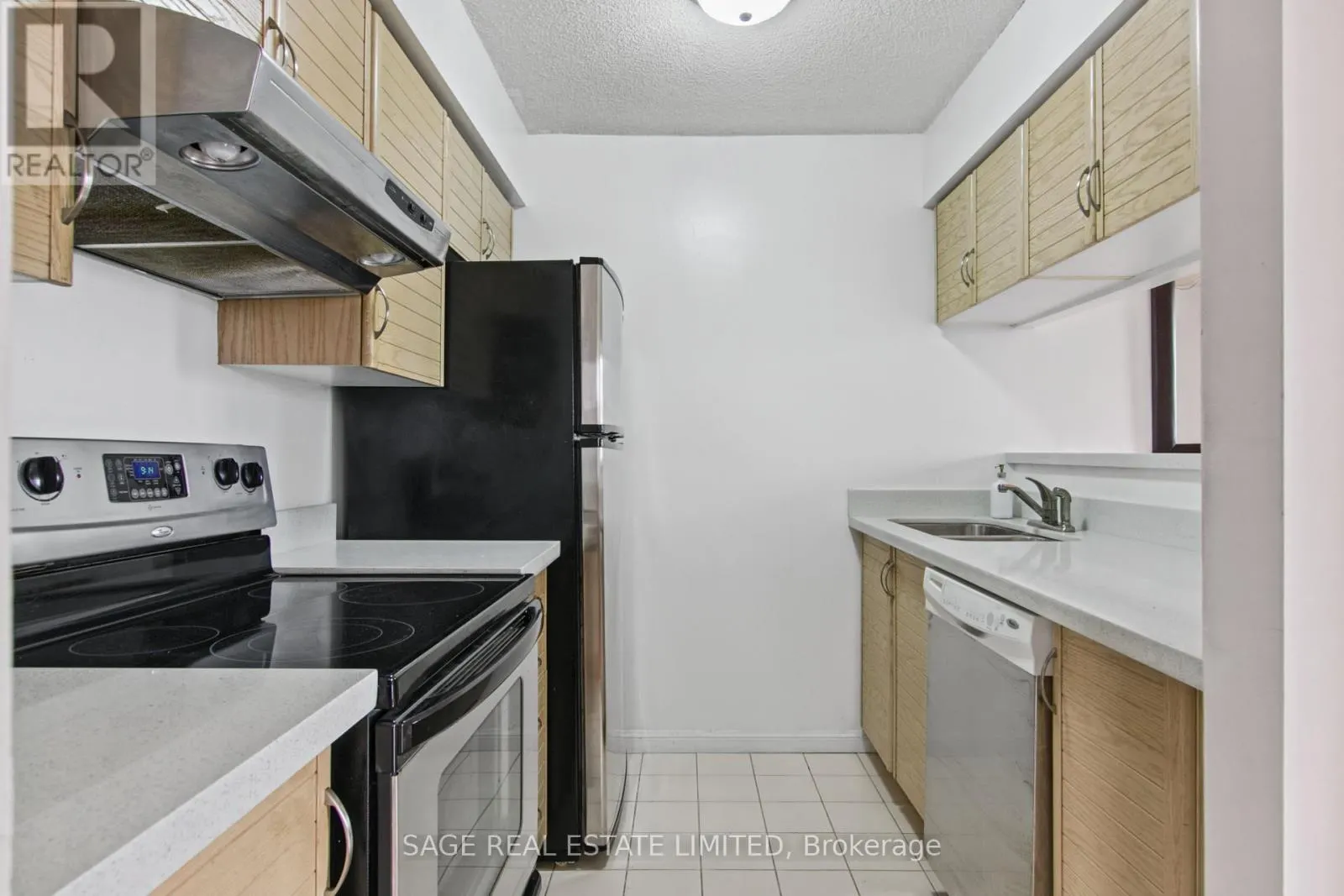 1909 - 24 WELLESLEY STREET W