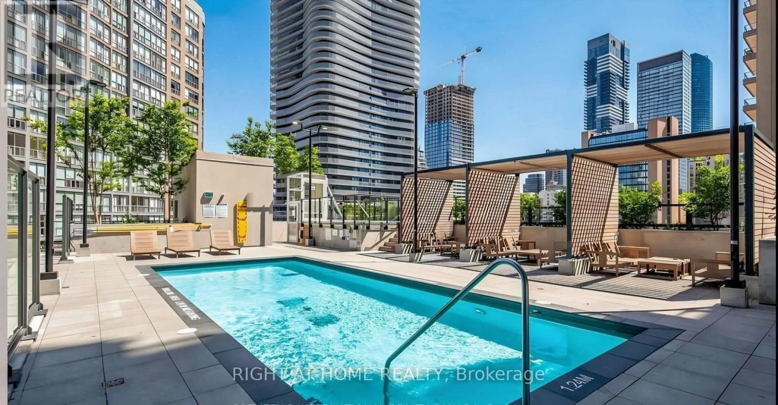 1612 - 955 BAY STREET