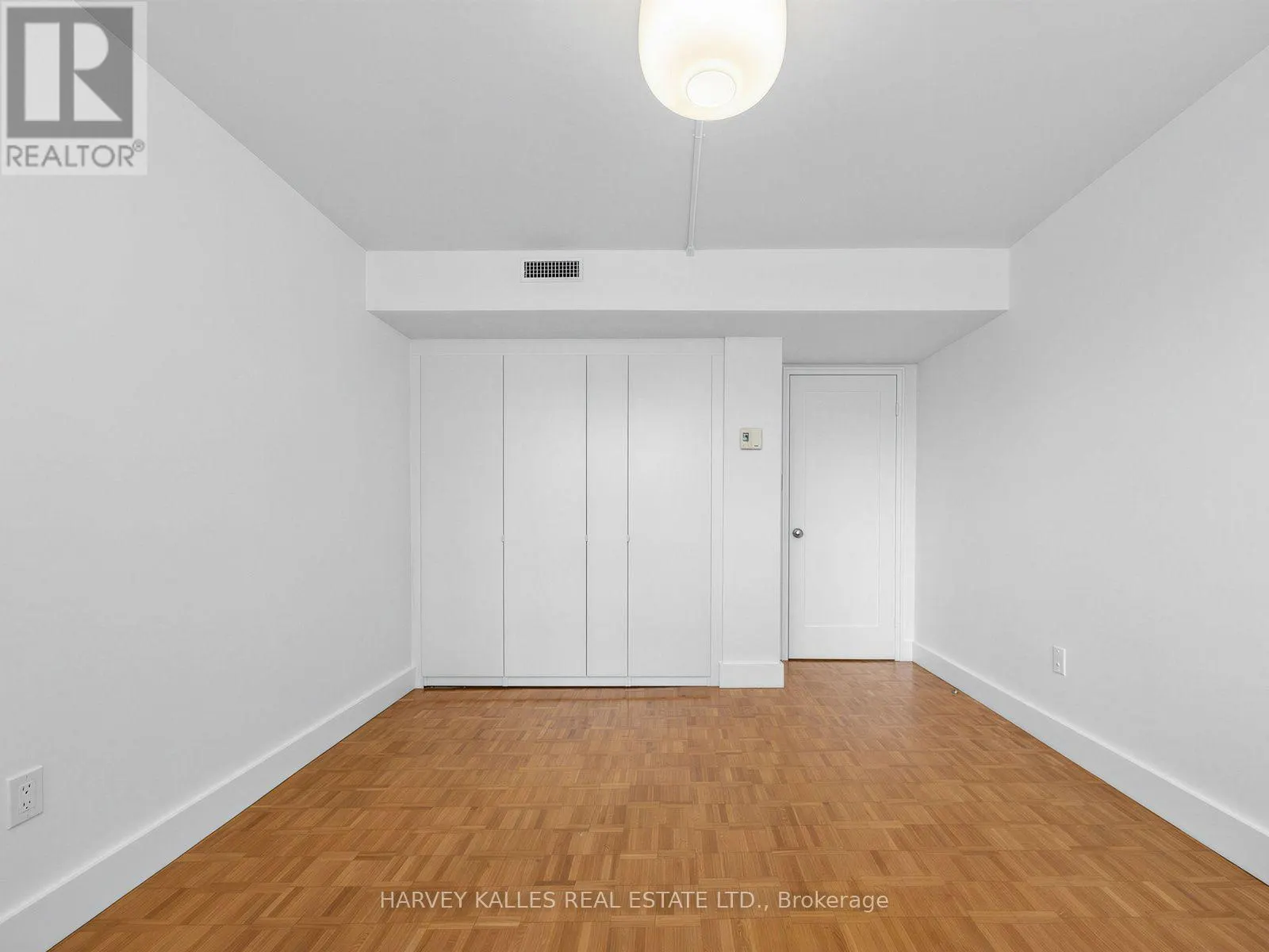 802 - 71 CHARLES STREET E