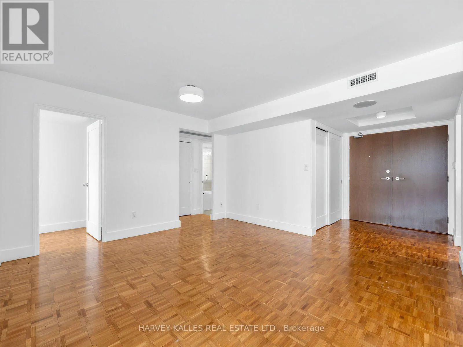 802 - 71 CHARLES STREET E