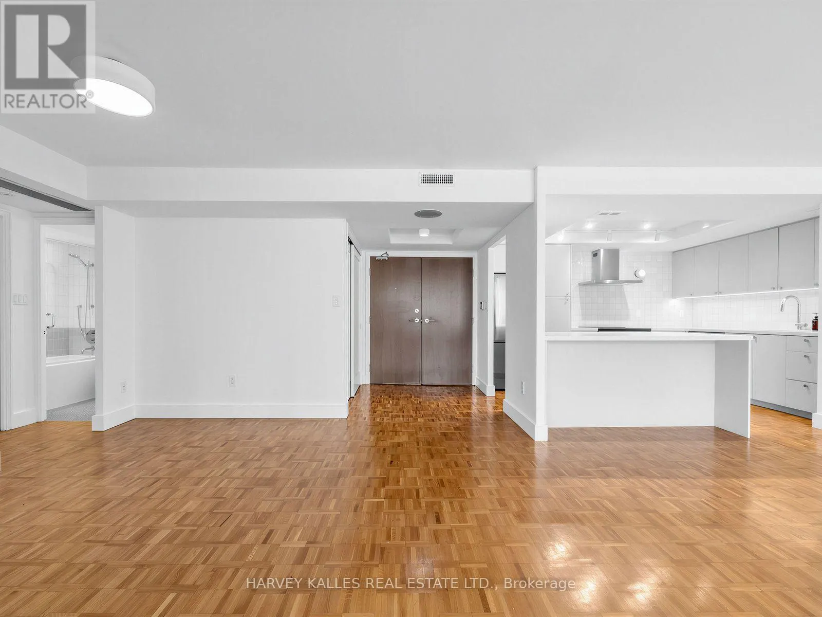 802 - 71 CHARLES STREET E