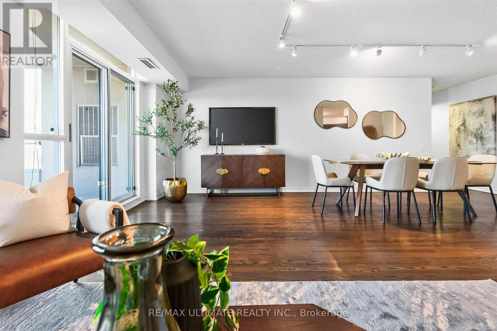 808 - 8 COVINGTON ROAD