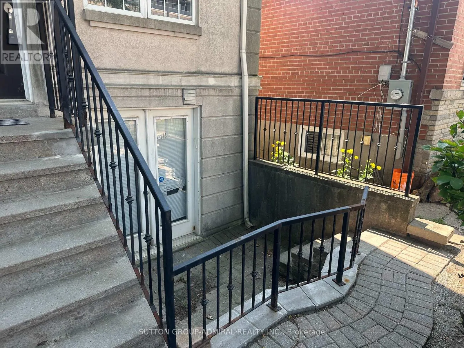 14 - 757 SHEPPARD AVENUE W