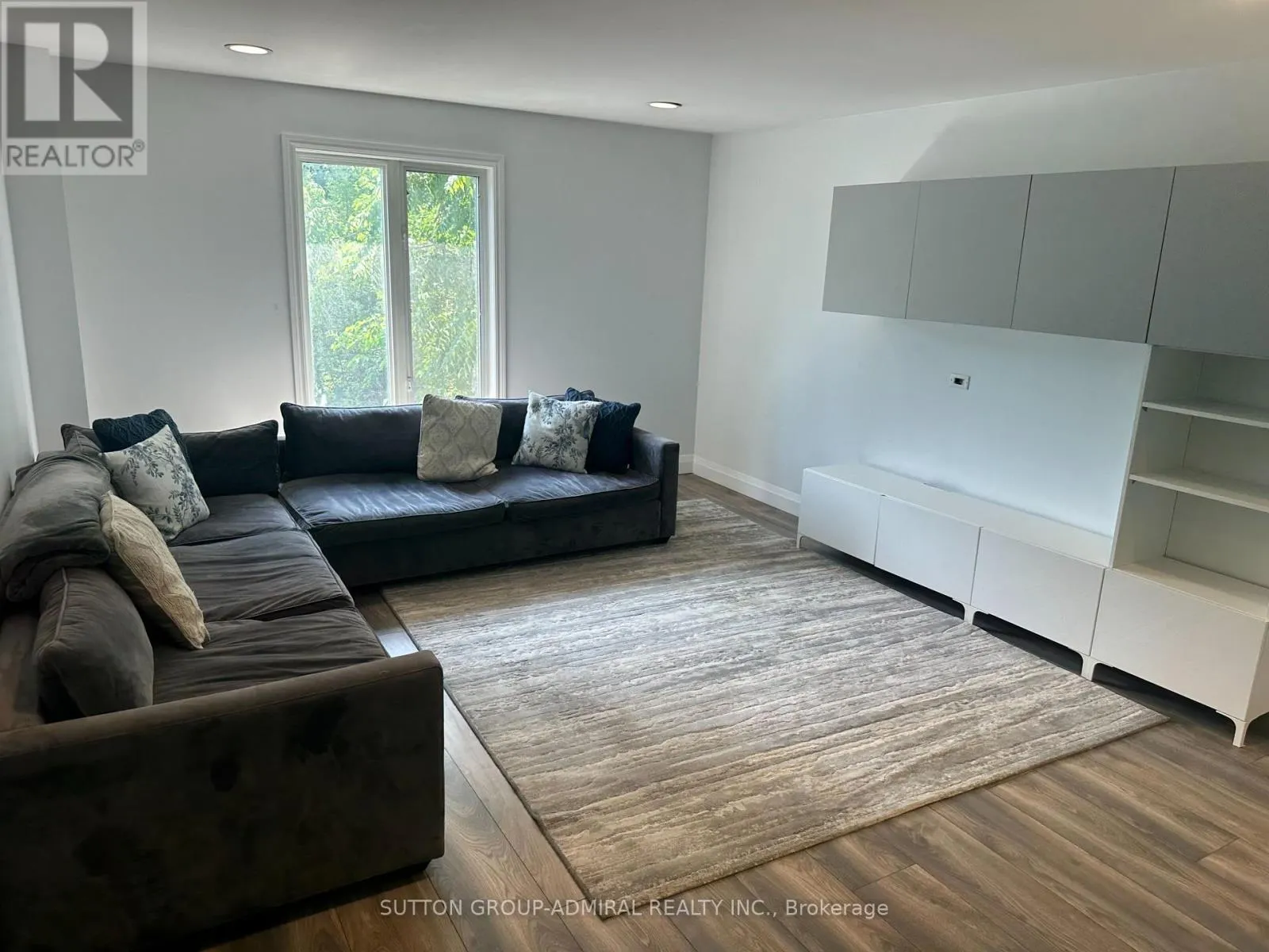 14 - 757 SHEPPARD AVENUE W