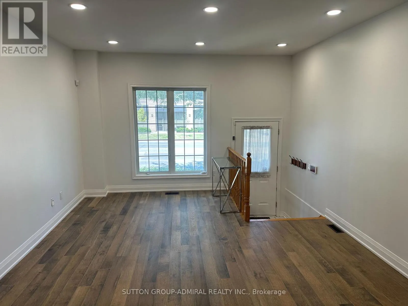 14 - 757 SHEPPARD AVENUE W