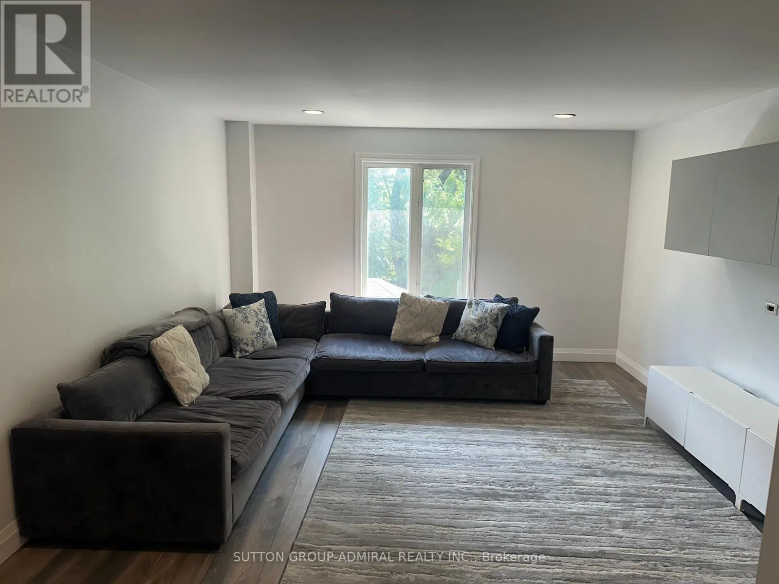 14 - 757 SHEPPARD AVENUE W