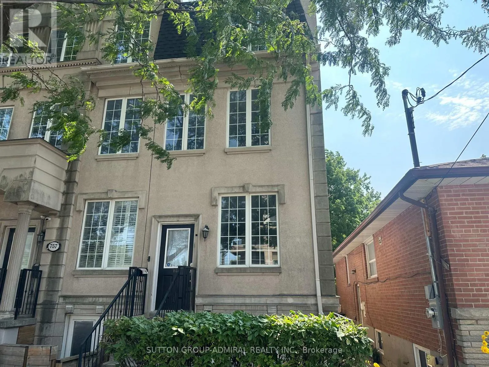 14 - 757 SHEPPARD AVENUE W