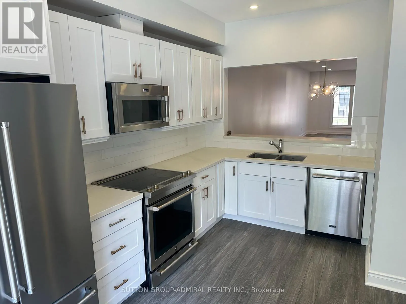 14 - 757 SHEPPARD AVENUE W