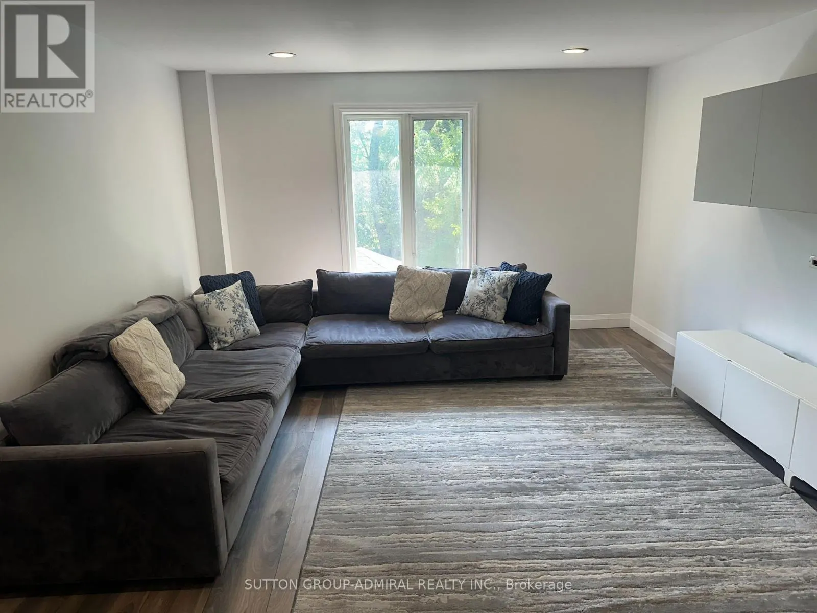 14 - 757 SHEPPARD AVENUE W
