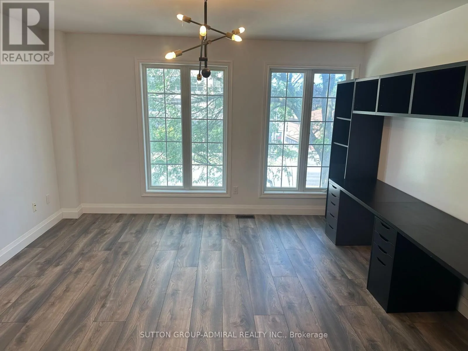 14 - 757 SHEPPARD AVENUE W