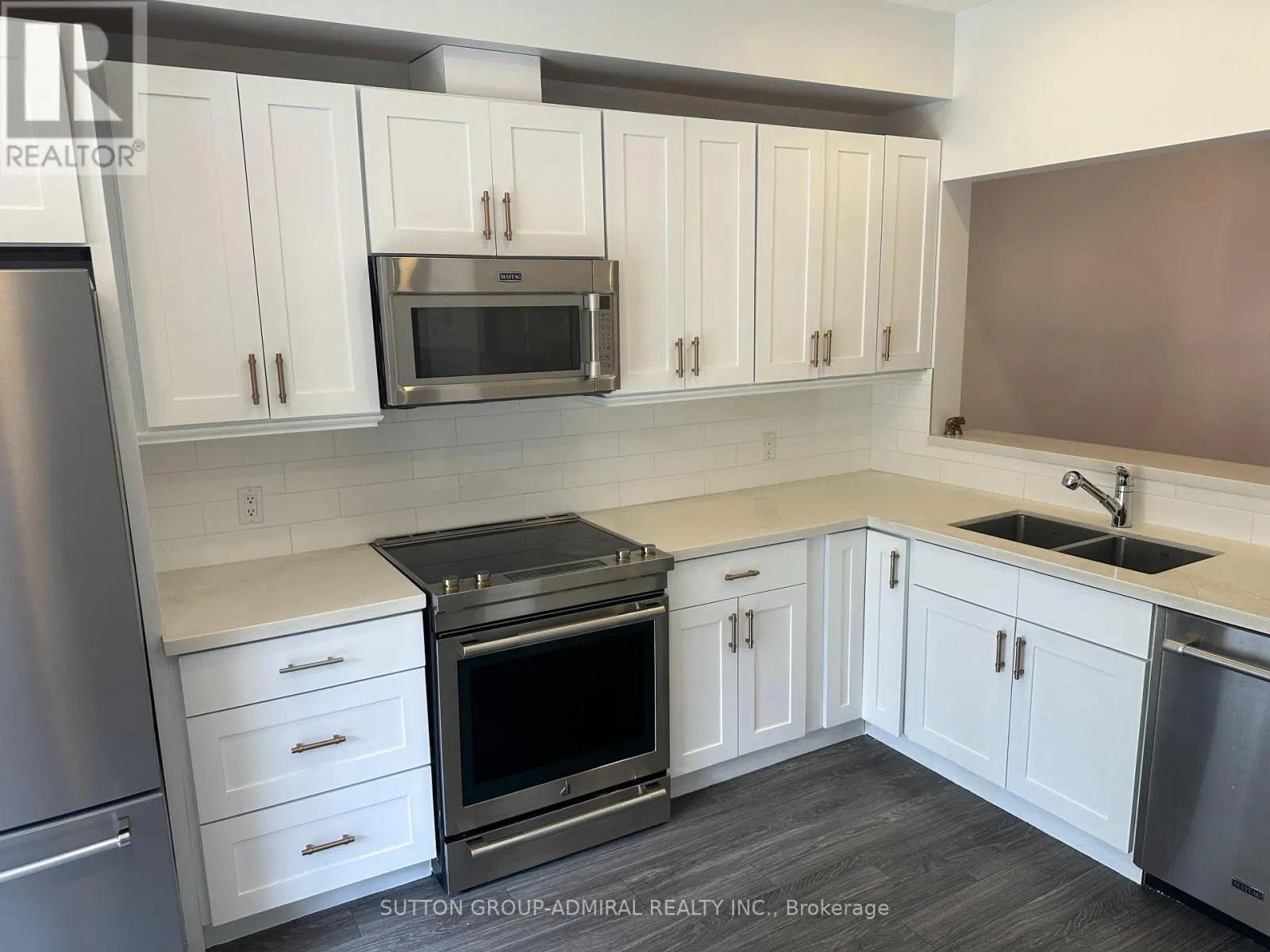 14 - 757 SHEPPARD AVENUE W
