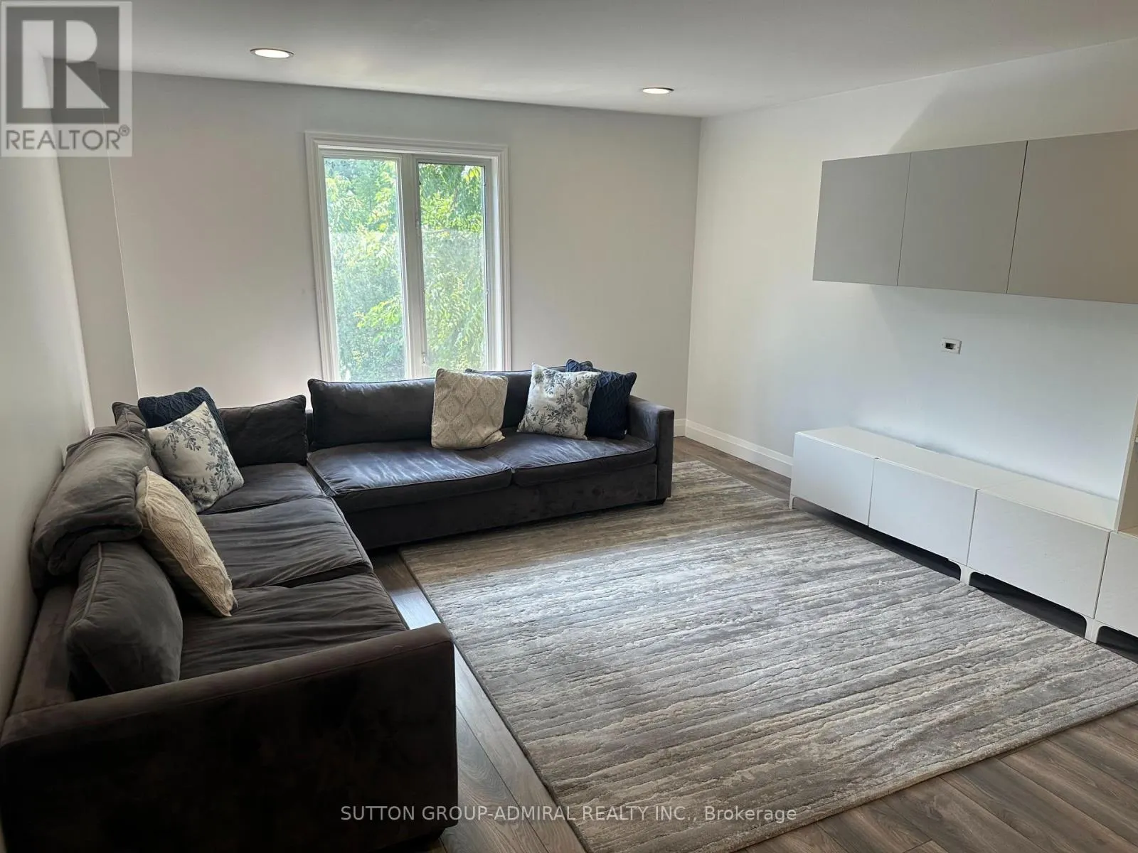 14 - 757 SHEPPARD AVENUE W