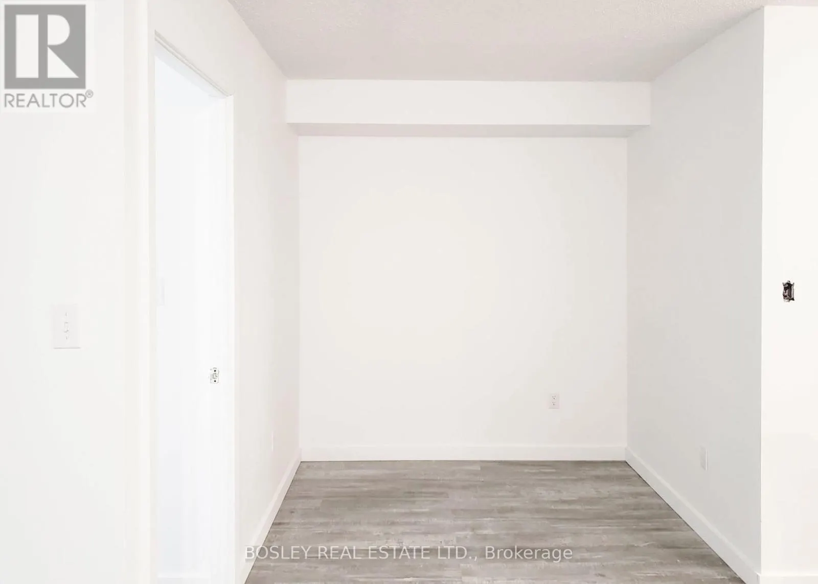 801 - 7 LORRAINE DRIVE