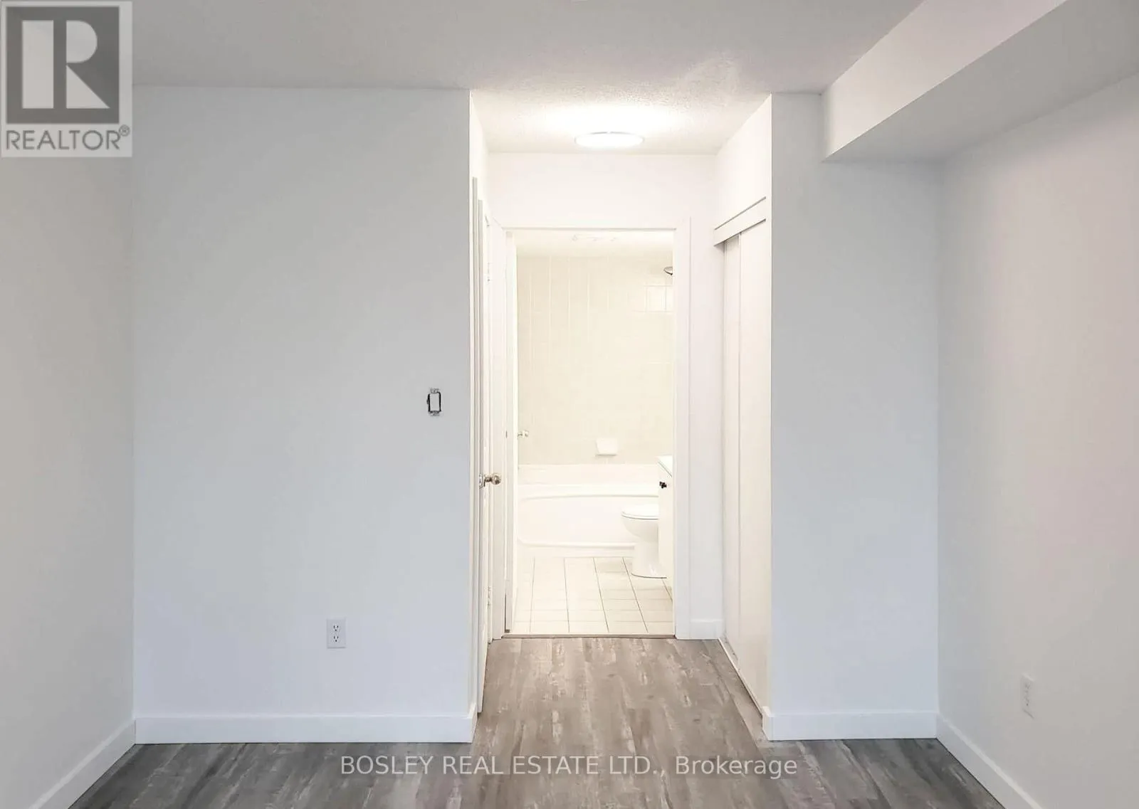 801 - 7 LORRAINE DRIVE