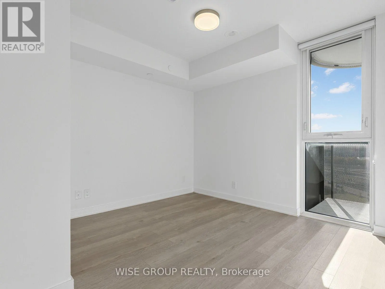 1108 - 18 TRETTI WAY