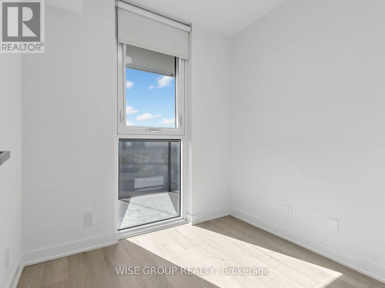 1108 - 18 TRETTI WAY