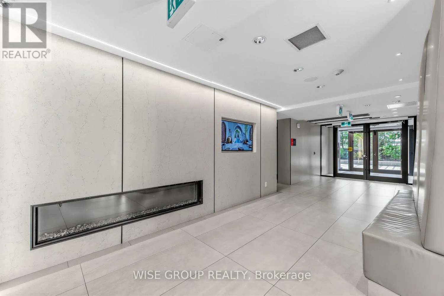 1108 - 18 TRETTI WAY