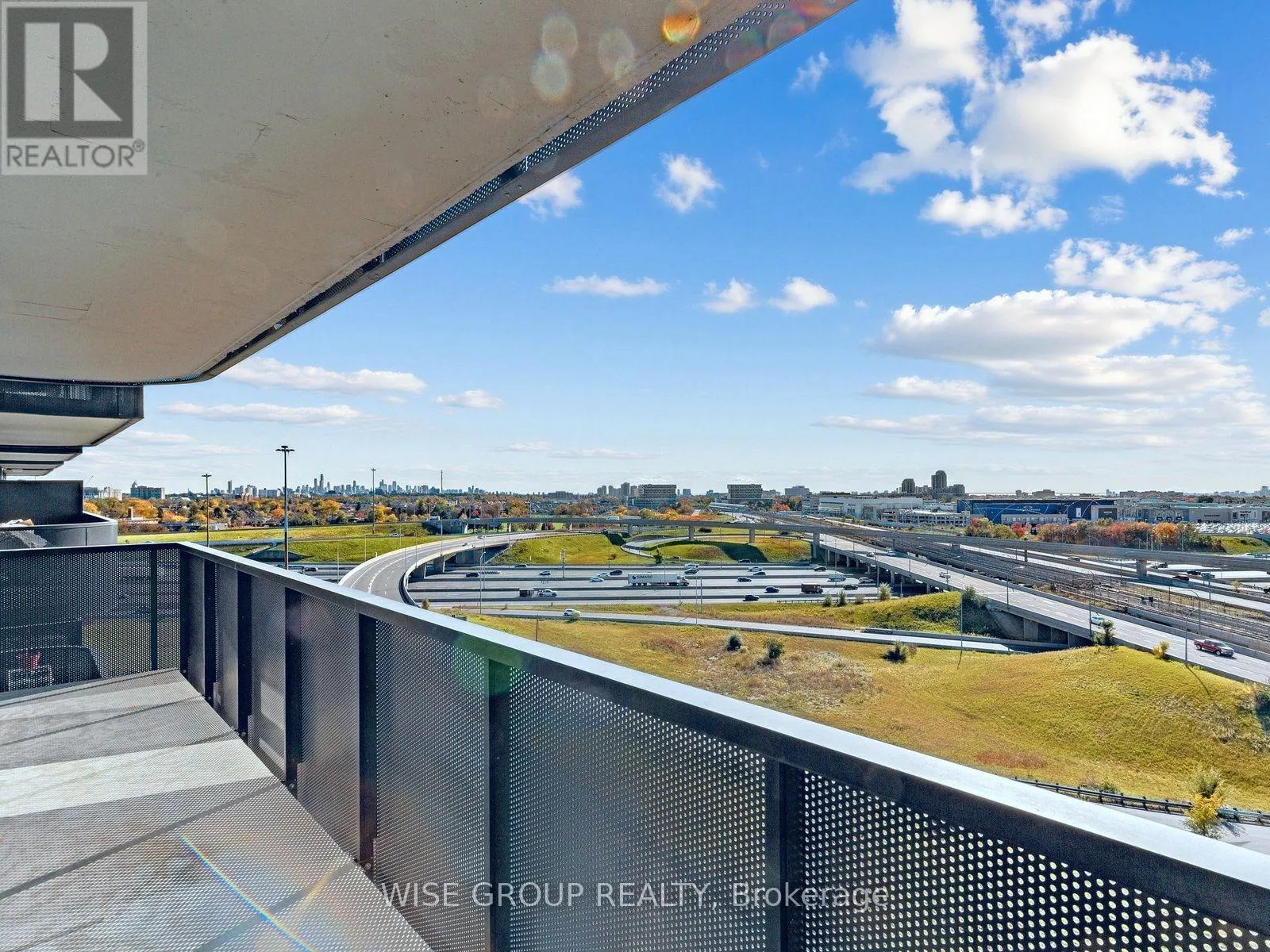 1108 - 18 TRETTI WAY