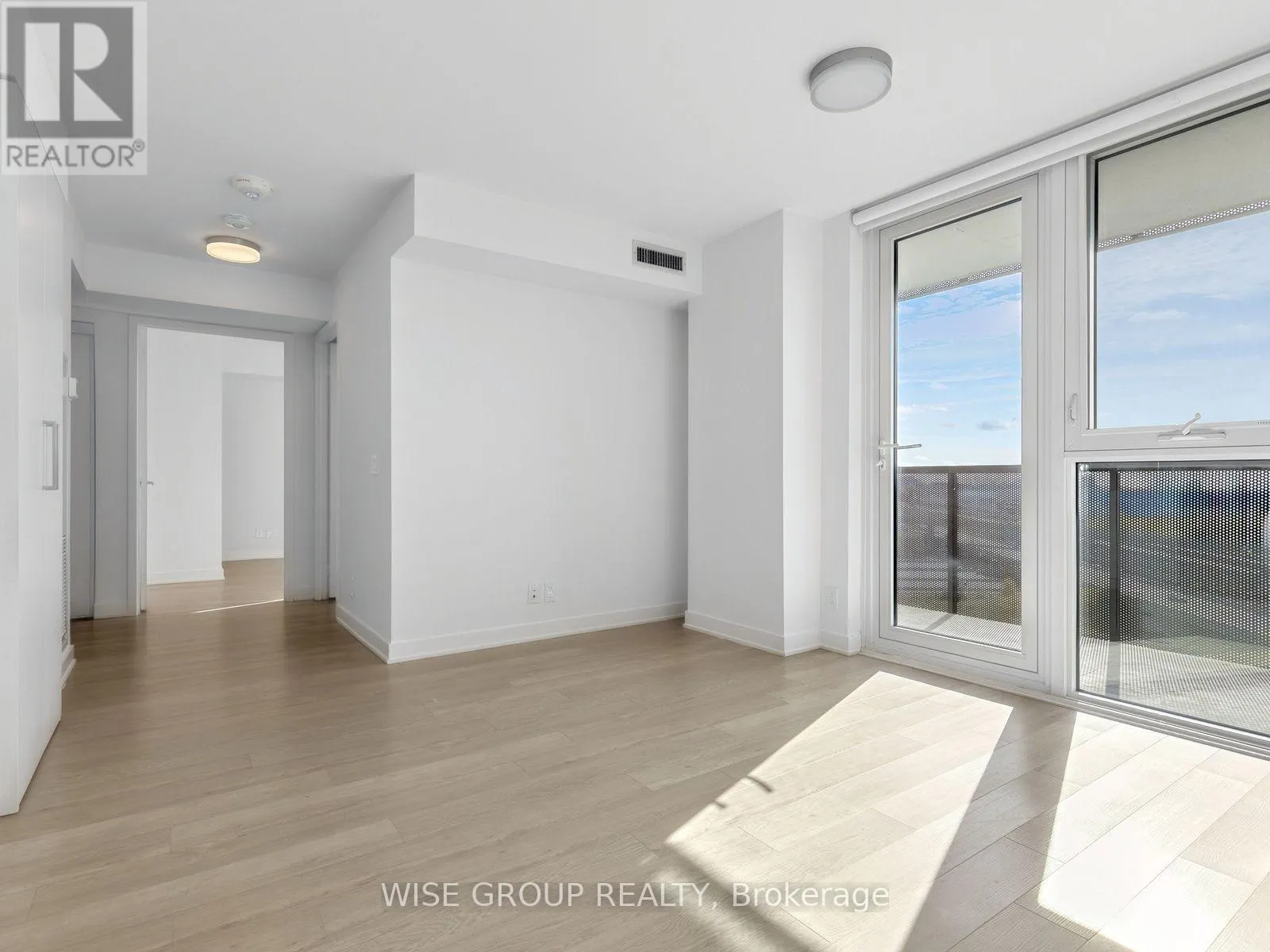 1108 - 18 TRETTI WAY