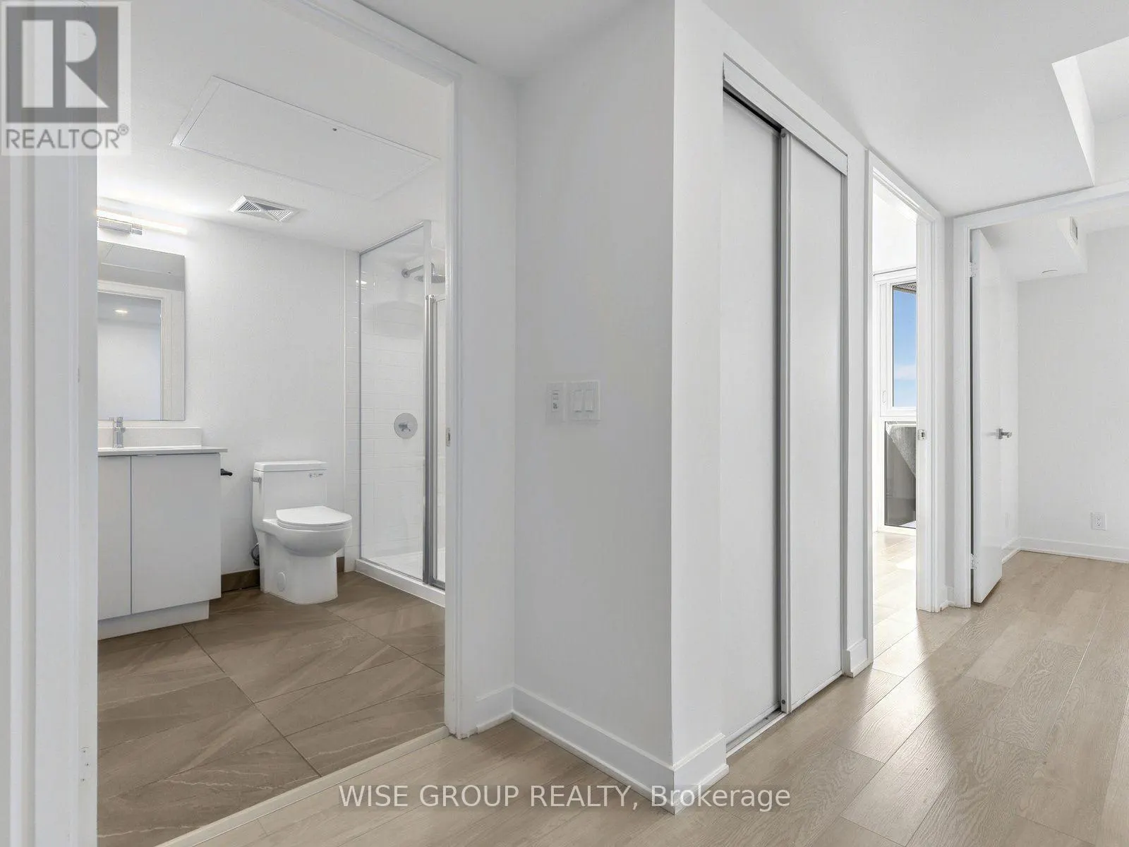 1108 - 18 TRETTI WAY