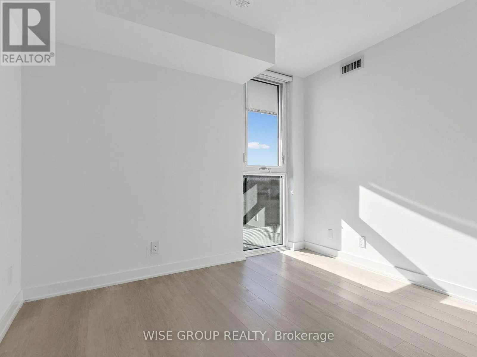 1108 - 18 TRETTI WAY