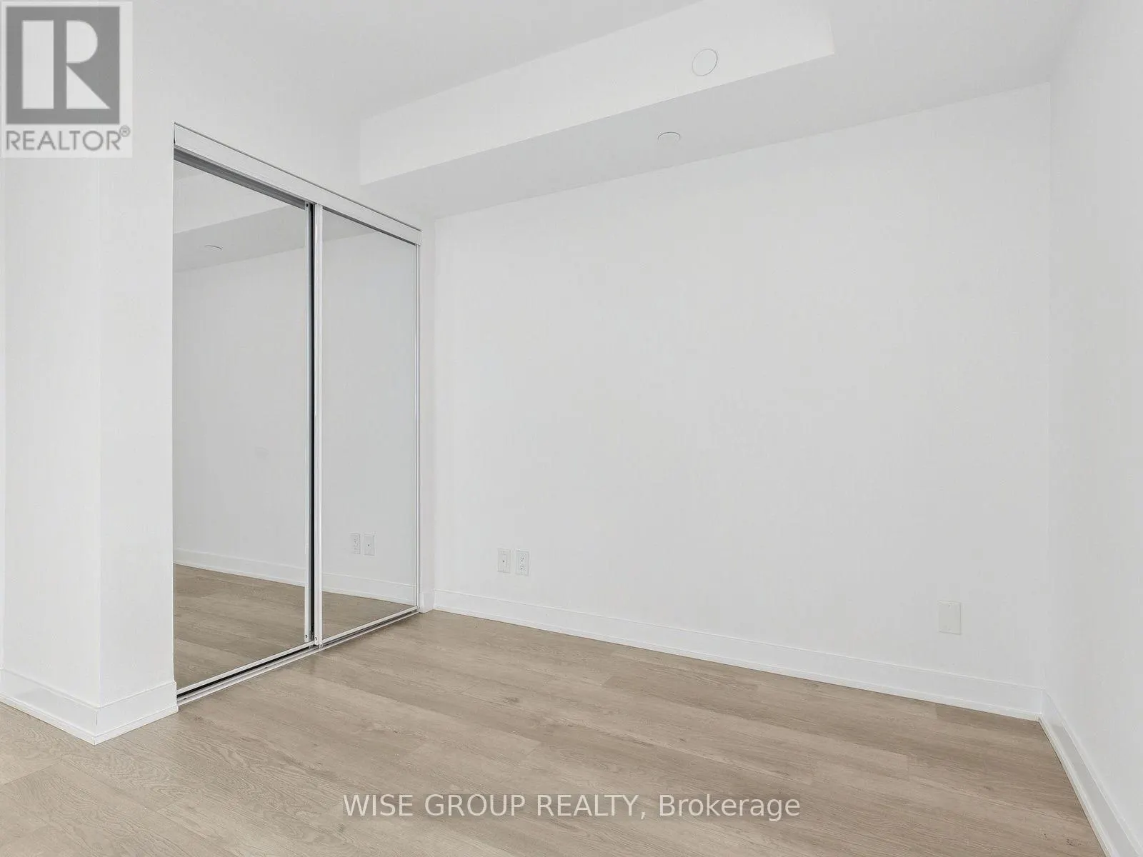 1108 - 18 TRETTI WAY