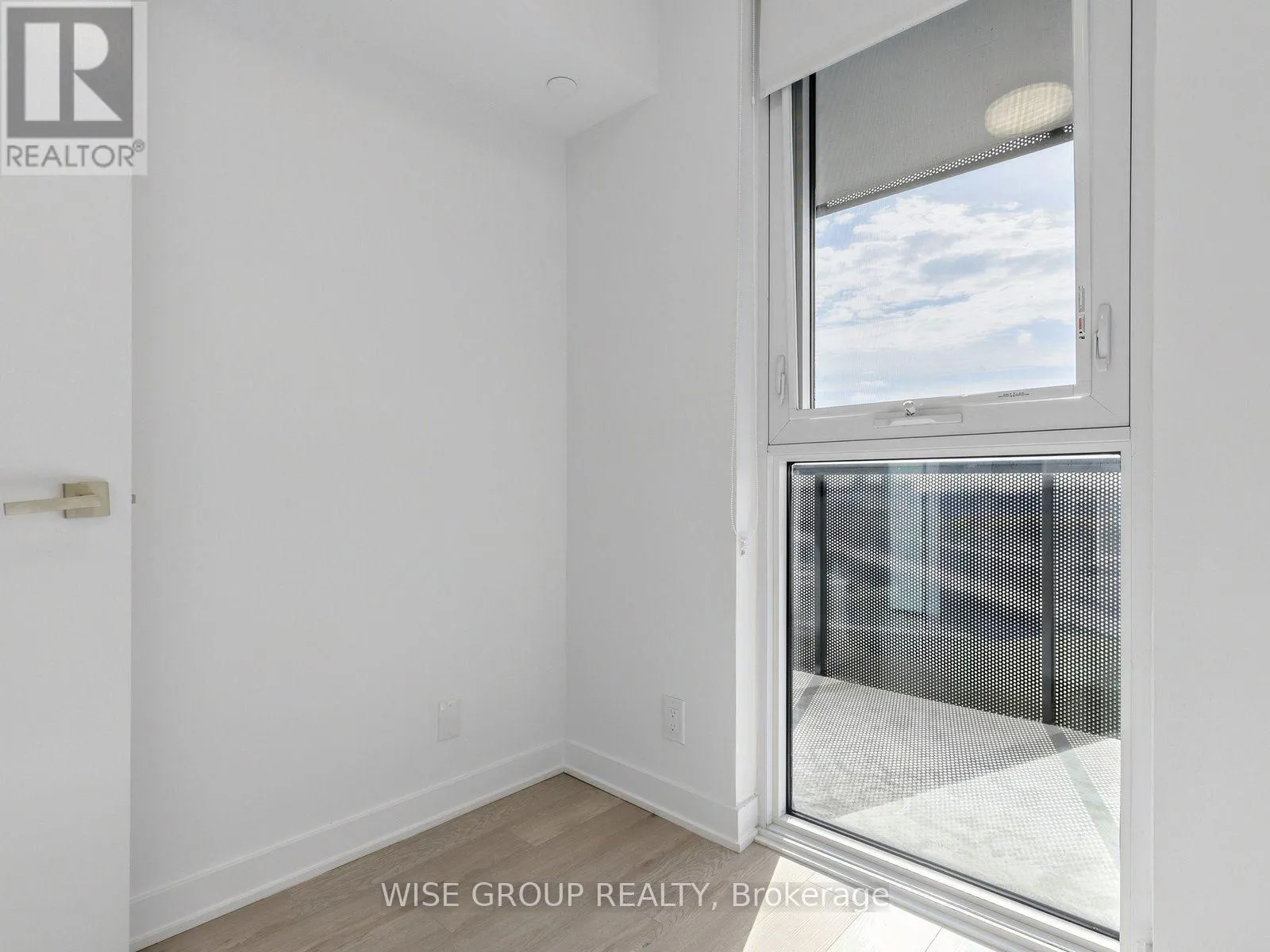 1108 - 18 TRETTI WAY