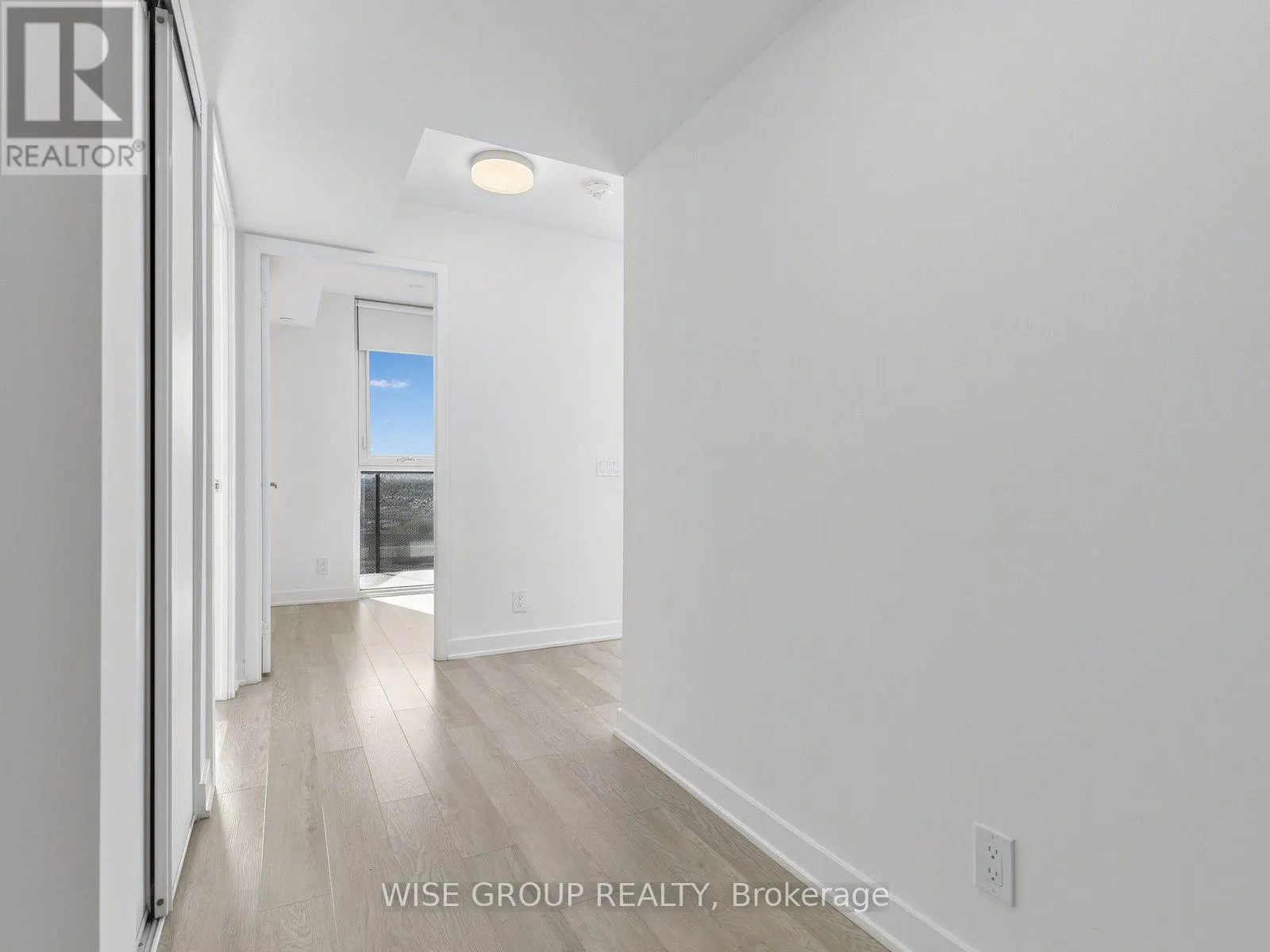 1108 - 18 TRETTI WAY